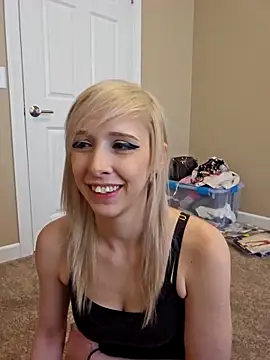 AmethystFoxx online show from September 14, 2025, 6:07 pm