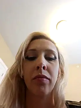 AmethystFoxx online show from October 20, 2025, 6:52 pm