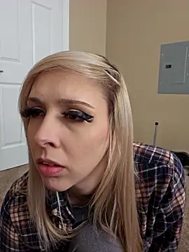 AmethystFoxx online show from February 7, 2026, 7:28 pm