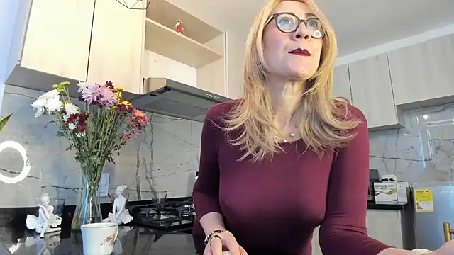 Snapshot of ashleymilf_1 chatting on February 21, 2025, 6:26 pm ashleymilf 1 online show from February 21, 2025, 6:26 pm