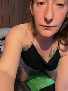 Mini And The Bear online show from February 9, 2026, 5:06 pm