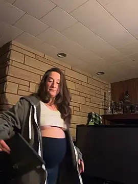 Mini And The Bear online show from February 25, 2026, 12:09 am