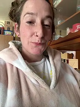 Mini And The Bear online show from February 26, 2026, 4:06 pm