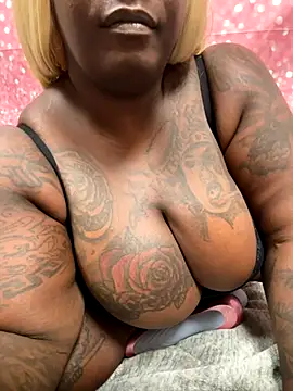 bbwkandi94 online show from November 30, 2025, 4:05 am