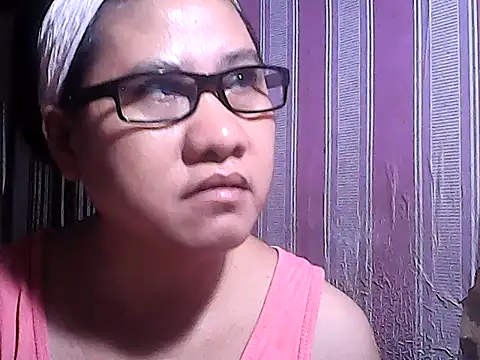 sweetsosie18 online show from October 1, 2025, 4:02 pm