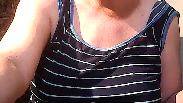 sweetsosie18 online show from December 3, 2025, 3:54 pm