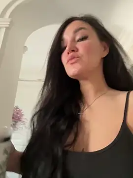 Niki li online show from October 23, 2025, 3:50 am