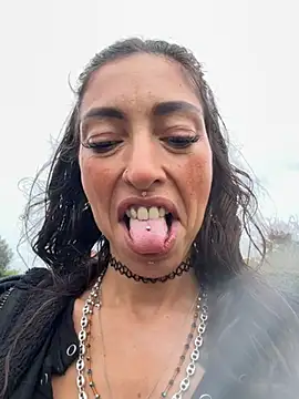 amanilouve online show from March 31, 2026, 10:48 am