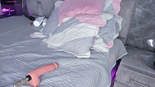 emily fox1 online show from October 4, 2025, 12:03 pm