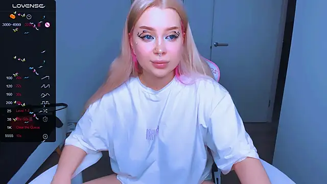 MonaLauu online show from March 11, 2025, 3:12 pm