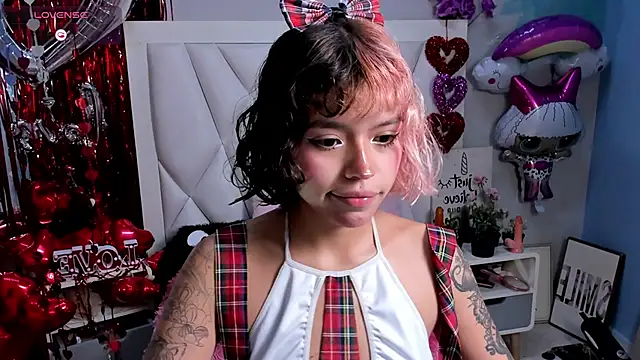 Snapshot of katalina_garcia chatting on March 6, 2025, 11:53 pm katalina garcia online show from March 6, 2025, 11:53 pm