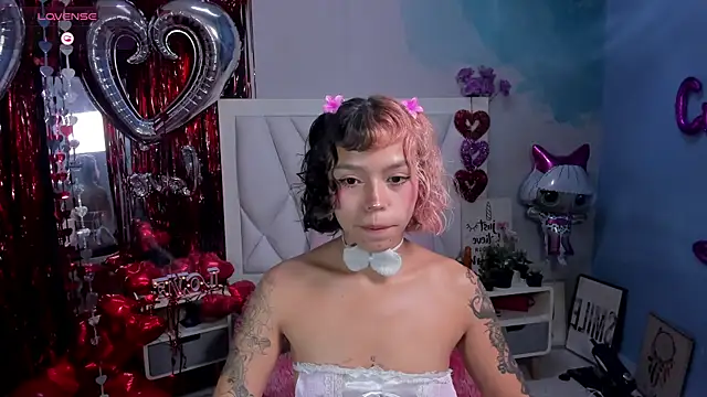 Snapshot of katalina_garcia chatting on March 10, 2025, 12:40 am katalina garcia online show from March 10, 2025, 12:40 am