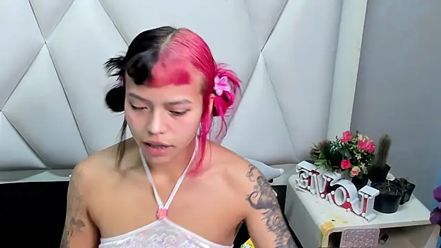 Snapshot of katalina_garcia chatting on November 20, 2025, 11:04 pm katalina garcia online show from November 20, 2025, 11:04 pm