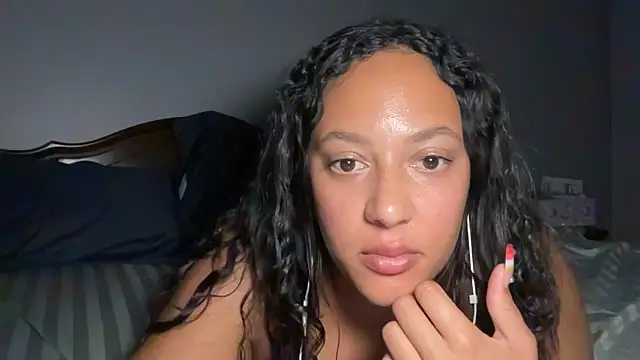 dreamyriri online show from June 13, 2026, 3:59 am