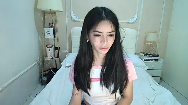 xTransQueenx online show from April 4, 2026, 3:31 pm