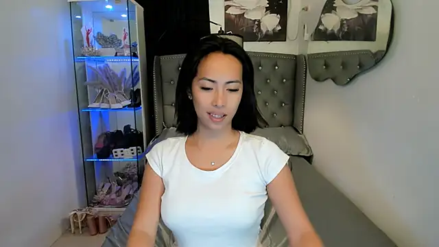 reighnempress online show from March 17, 2026, 1:54 am