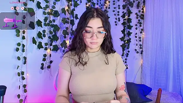 Snapshot of Samii_Evans chatting on October 24, 2025, 2:52 am Samii Evans online show from October 24, 2025, 2:52 am