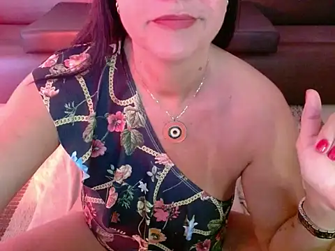 Linda1975 online show from December 20, 2025, 11:06 am