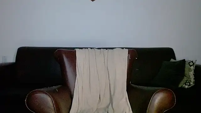 Linda1975 online show from February 26, 2026, 10:53 pm