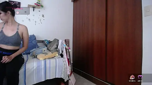 Moon lunita online show from September 9, 2025, 5:01 pm