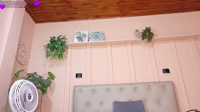 nicol snow online show from February 28, 2026, 1:23 pm