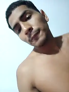 riquer09 online show from March 25, 2026, 12:27 am