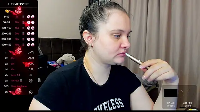 AlanaBrox online show from November 5, 2025, 1:33 pm