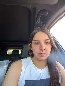 DoriDeluxe66 online show from March 9, 2025, 3:05 pm