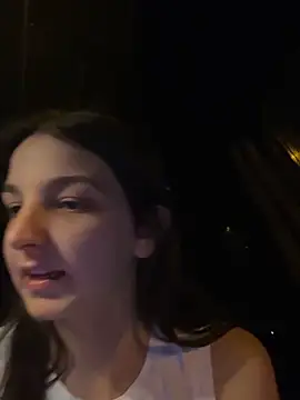 DoriDeluxe66 online show from March 9, 2025, 10:52 pm