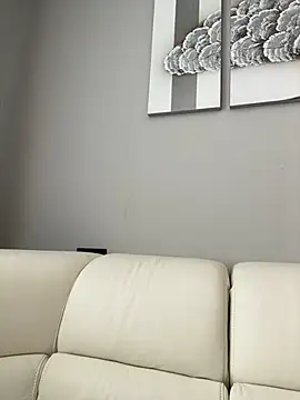 DoriDeluxe66 online show from March 12, 2025, 2:23 pm