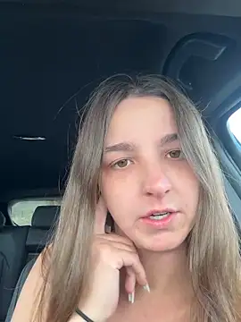 DoriDeluxe66 online show from September 20, 2025, 9:21 am