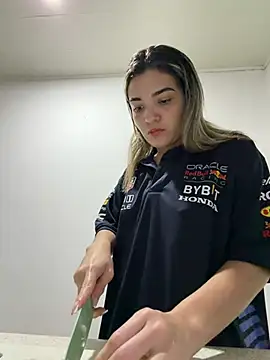 Snapshot of Sarita-candy chatting on April 5, 2026, 2:03 pm Sarita-candy online show from April 5, 2026, 2:03 pm