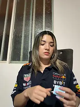 Snapshot of Sarita-candy chatting on April 15, 2026, 12:39 am Sarita-candy online show from April 15, 2026, 12:39 am