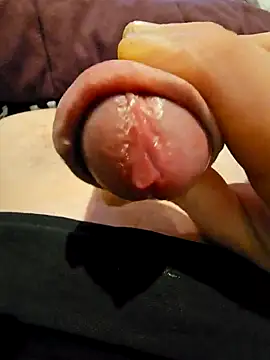 GrosseMinniHulk online show from December 17, 2024, 6:31 pm