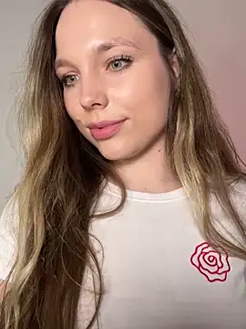 Snapshot of Sara_Browney chatting on February 11, 2025, 9:35 pm Sara Browney online show from February 11, 2025, 9:35 pm