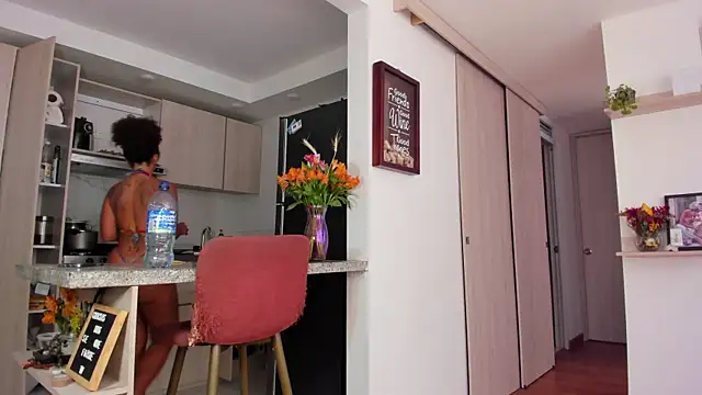 karlye 5 online show from January 11, 2025, 6:33 pm