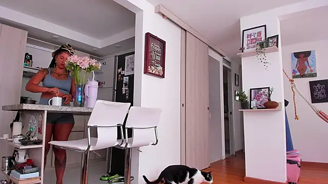 karlye 5 online show from December 4, 2025, 1:09 pm