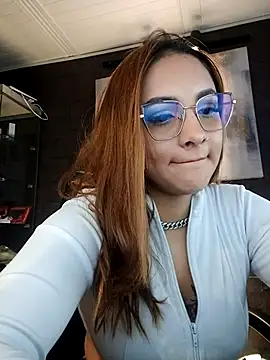 Snapshot of Emiily_W chatting on September 12, 2025, 9:53 am Emiily W online show from September 12, 2025, 9:53 am