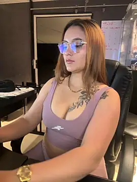 Snapshot of Emiily_W chatting on September 30, 2025, 9:14 am Emiily W online show from September 30, 2025, 9:14 am