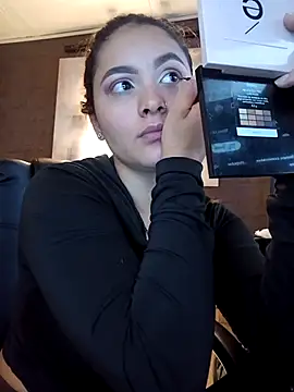 Snapshot of Emiily_W chatting on October 24, 2025, 1:18 pm Emiily W online show from October 24, 2025, 1:18 pm