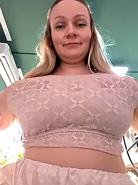 Bondgirl 013 online show from April 23, 2026, 4:31 pm
