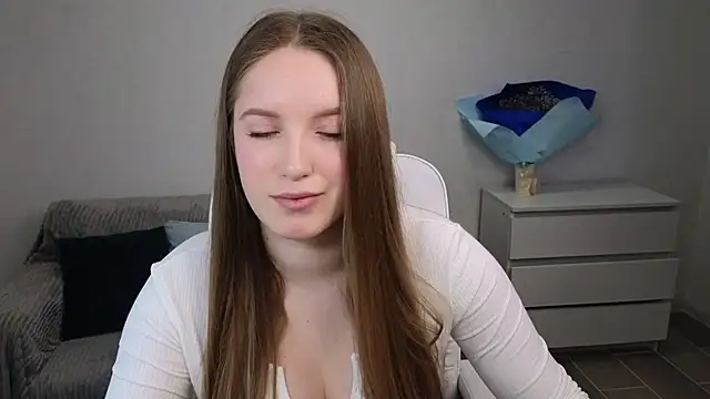 EvaMaddison online show from February 13, 2025, 4:43 am