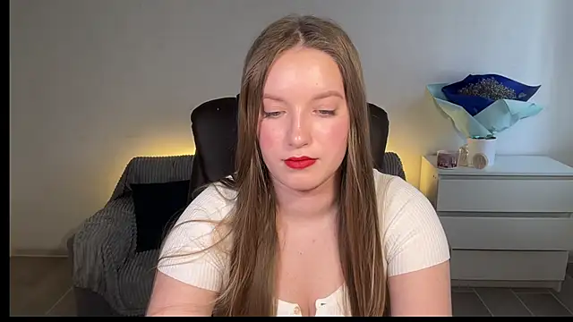 EvaMaddison online show from March 21, 2026, 8:19 am