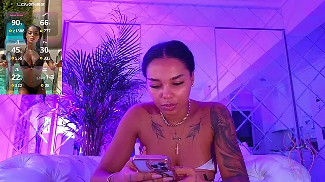 KimiBrown online show from November 28, 2025, 6:05 am