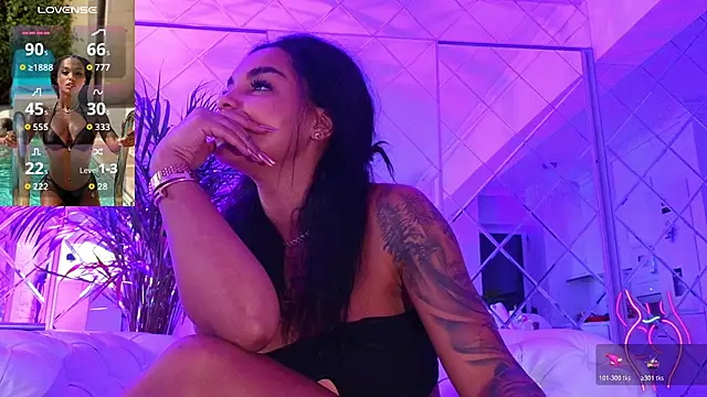 KimiBrown online show from December 5, 2025, 4:54 am