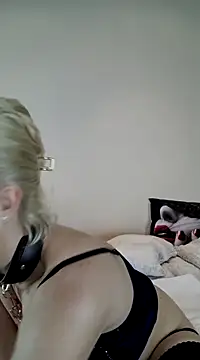 Snapshot of AureliaDoux chatting on March 9, 2025, 9:03 pm AureliaDoux online show from March 9, 2025, 9:03 pm