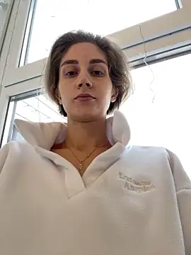 Snapshot of Feral_berry_8133 chatting on December 5, 2024, 6:10 am Feral berry 8133 online show from December 5, 2024, 6:10 am