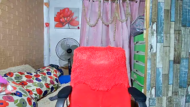 M e c e l online show from March 13, 2025, 4:27 am