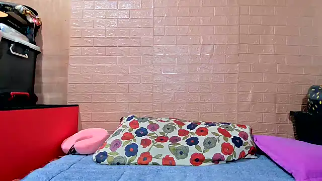 M e c e l online show from October 10, 2025, 7:35 pm