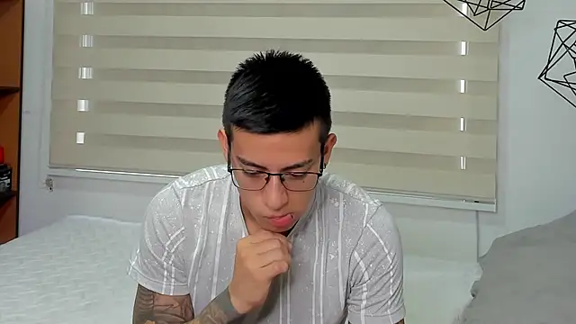 SIXXTOLOVE18 online show from February 8, 2026, 8:56 pm